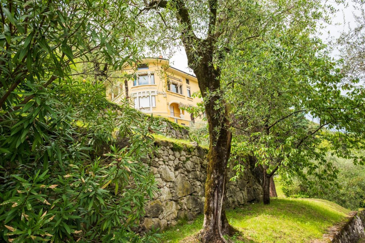 Lake Attic In Villa Lina Riva del Garda Extérieur photo