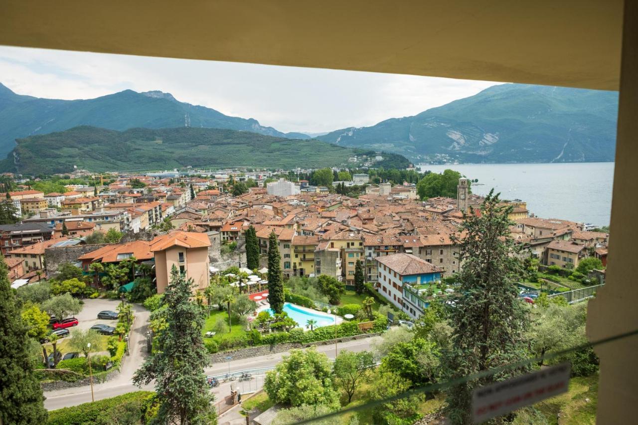 Lake Attic In Villa Lina Riva del Garda Extérieur photo